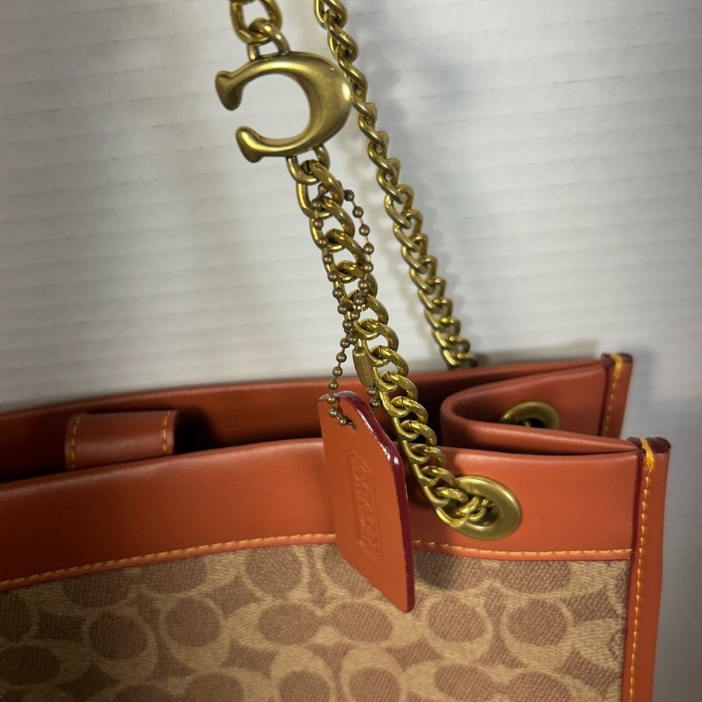 Coach Old Rose/Beige Signature Cashin Chain Tote - Picture 2 of 13